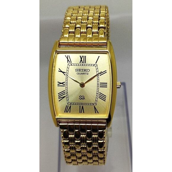 Vintage Style Seiko Quartz Mens Gold Watch & Black accents W/ Metal Strap - Picture 2 of 7